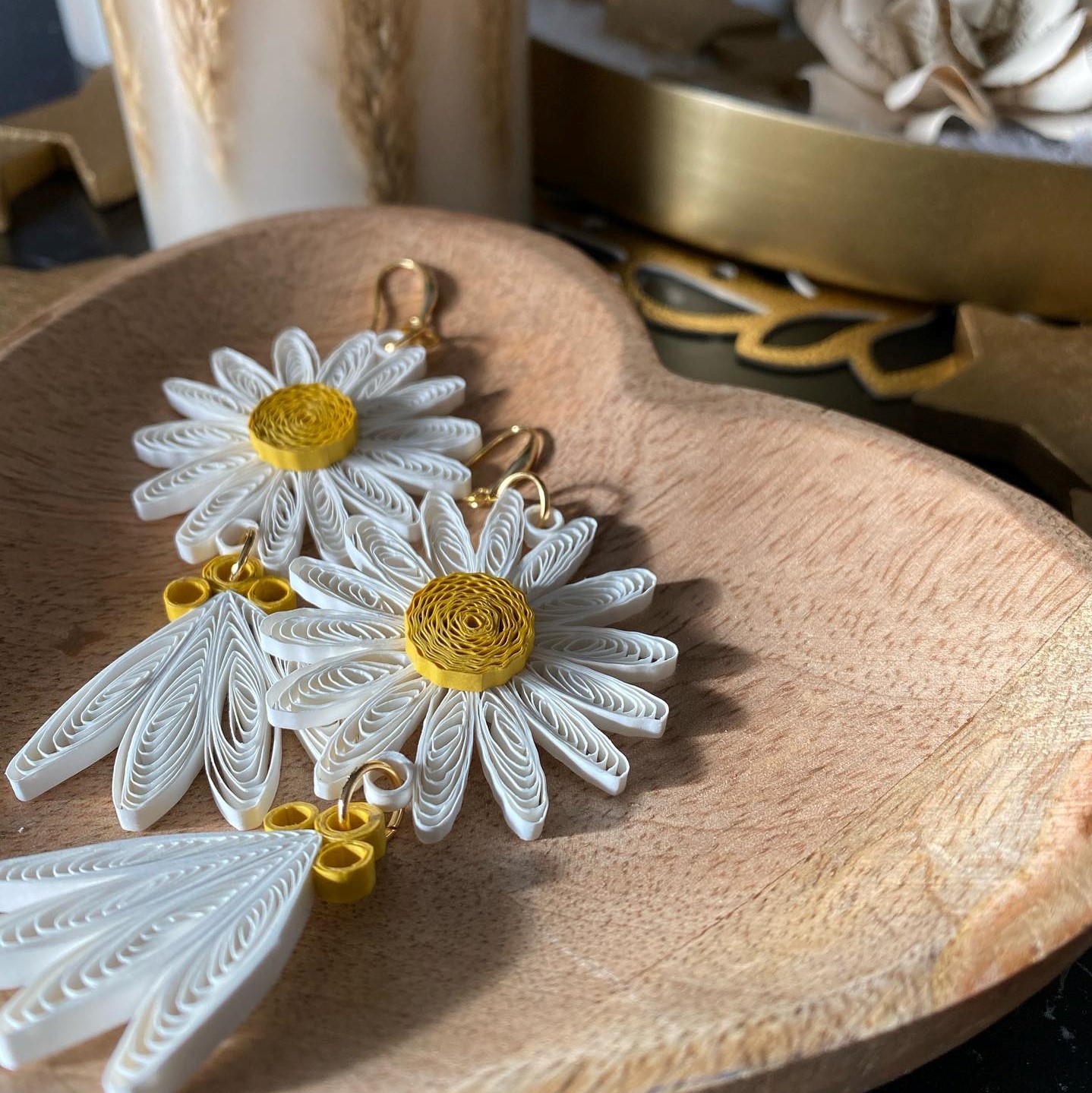 Tea Gerbeza - Sunflower paper earrings in a wooden bowl
