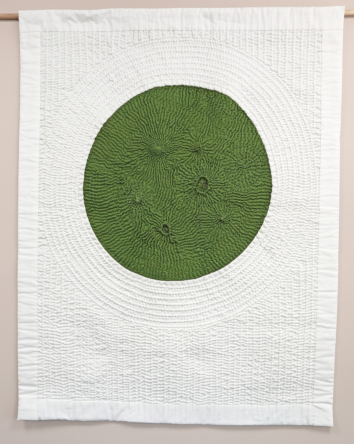SKArts - Hanna Yokozawa Farquharson, Zen Garden, 2018, machine-pieced and quilted cotton and linen fabric
