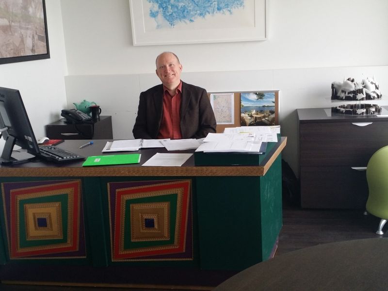 10 brian gladwell desk sk arts ceo 10 brian gladwell desk sk arts ceo